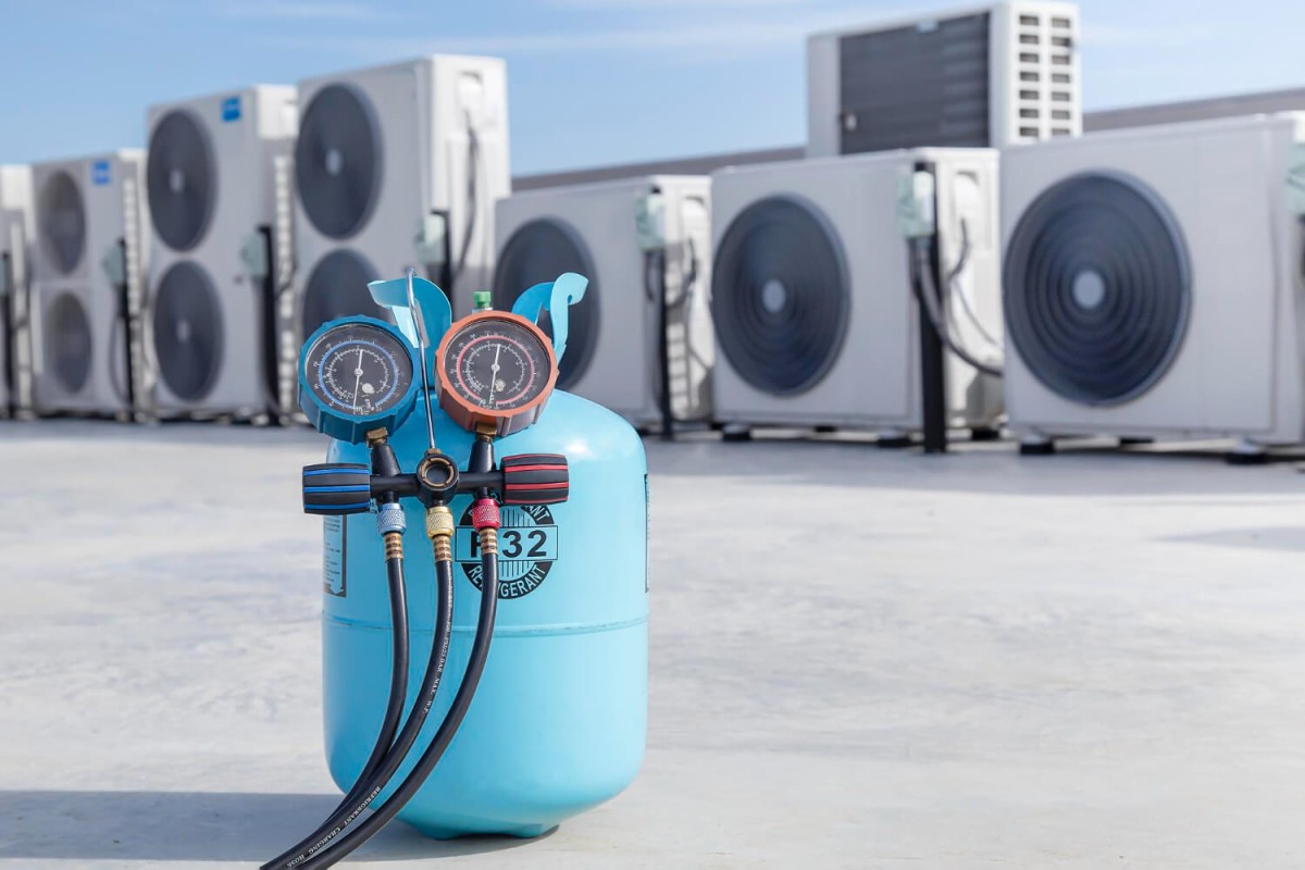 sprawdzenie-klimatyzacji-serwis-wykrywanie-nieszczelnosci-dodac-czynnik-chlodniczy.jpg